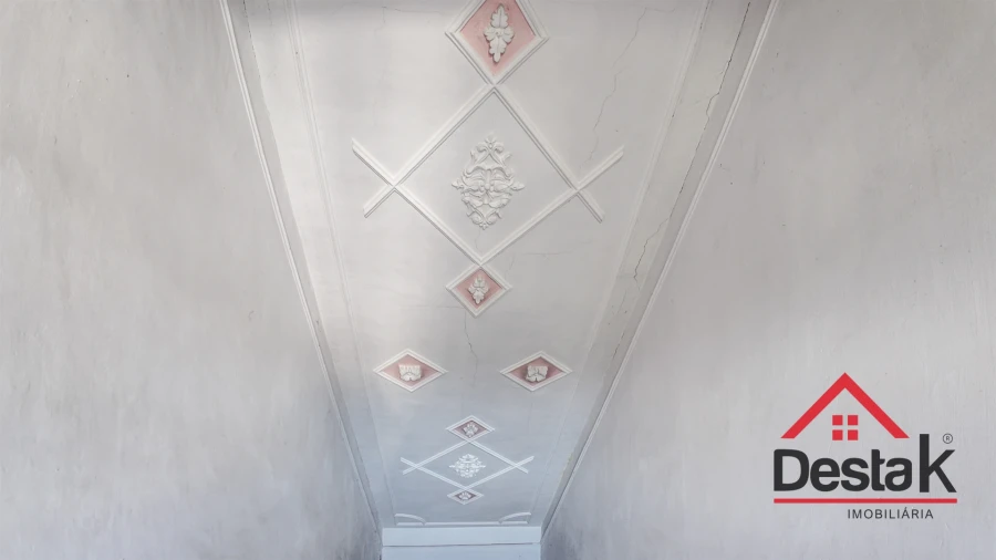 Moradia T8 para Venda em Escariz Foto 15