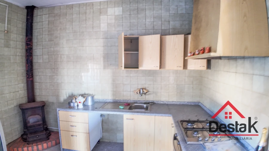 Moradia T8 para Venda em Escariz Foto 29