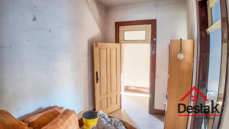 Moradia T8 para Venda em Escariz Foto 27