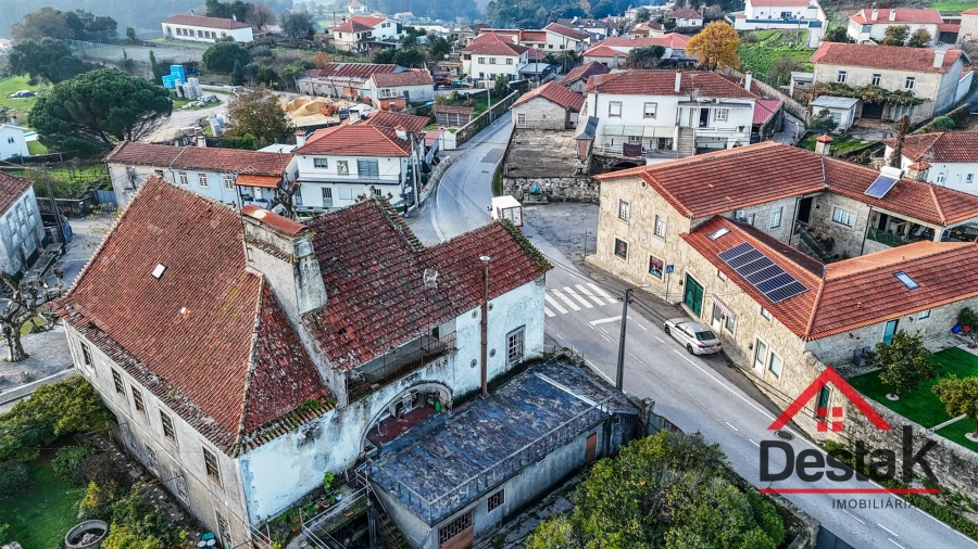 Moradia T8 para Venda em Escariz Foto 4