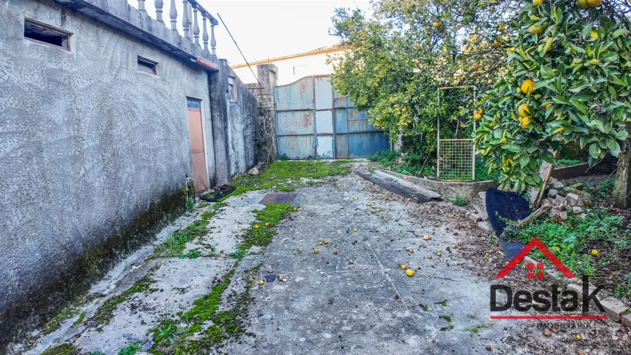 Moradia T8 para Venda em Escariz Foto 11