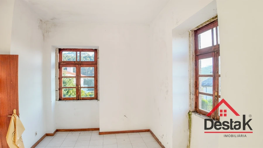 Moradia T8 para Venda em Escariz Foto 18