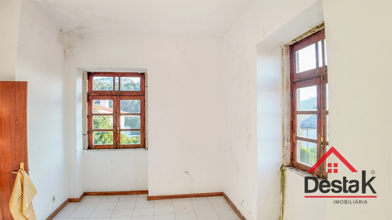 Moradia T8 para Venda em Escariz Foto 17