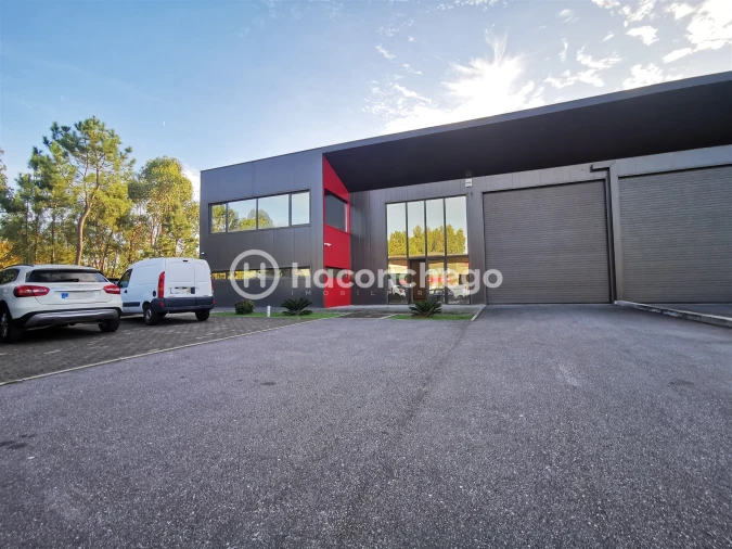 Armazém para Arrendamento em Roriz Foto 3