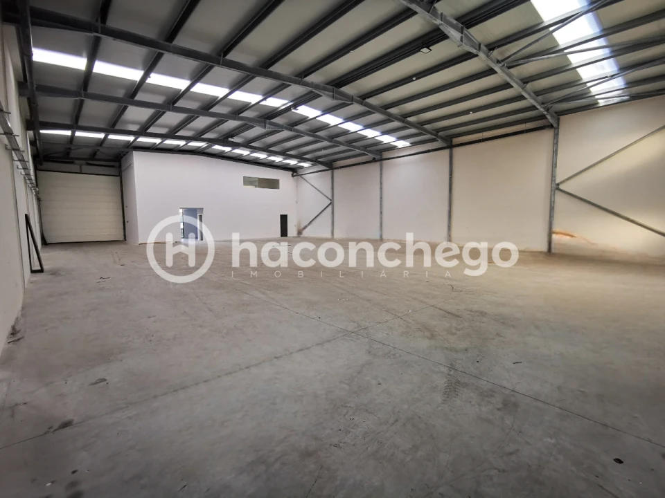 Armazém para Arrendamento em Roriz Foto 27