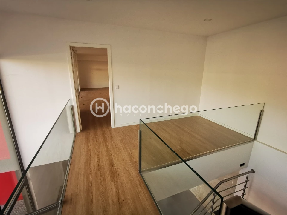 Armazém para Arrendamento em Roriz Foto 12