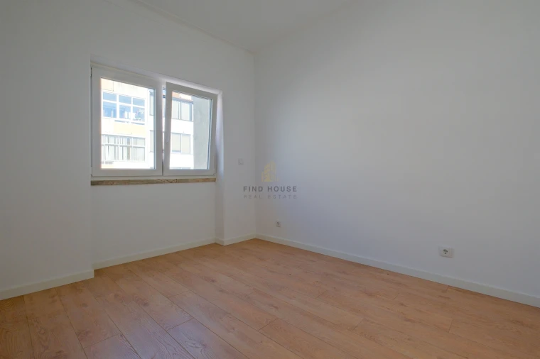 Apartamento T2 para Venda em Almada, Cova da Piedade, Pragal e Cacilhas Foto 17