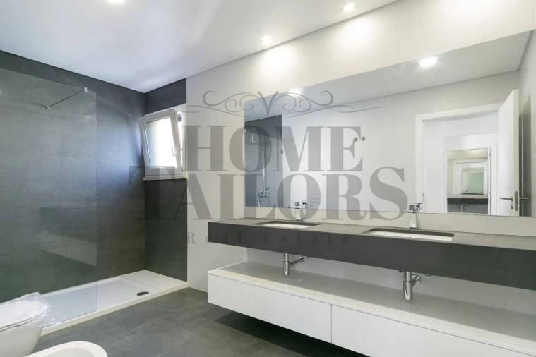 Moradia T4 para Venda em Costa da Caparica Foto 24