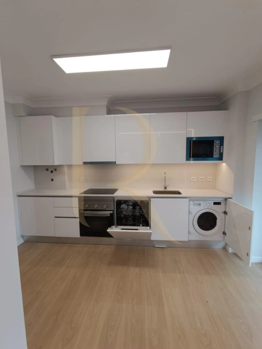 Apartamento T2 para Venda em Laranjeiro e Feijó Foto 3