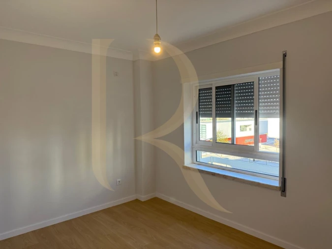 Apartamento T2 para Venda em Laranjeiro e Feijó Foto 14