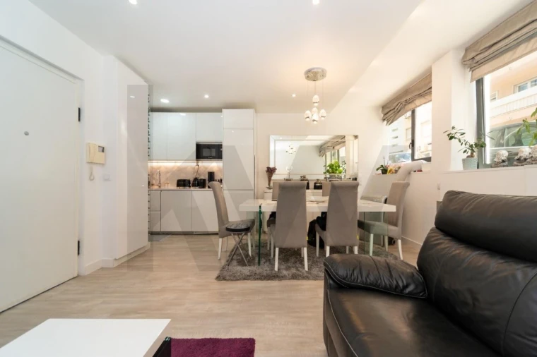 Apartamento T1 para Venda em Santo António Foto 6