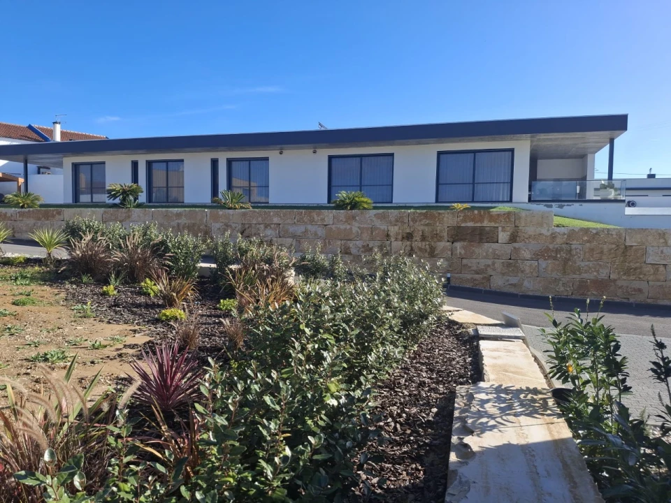 Moradia T3 para Venda em Alfeizerão Foto 5