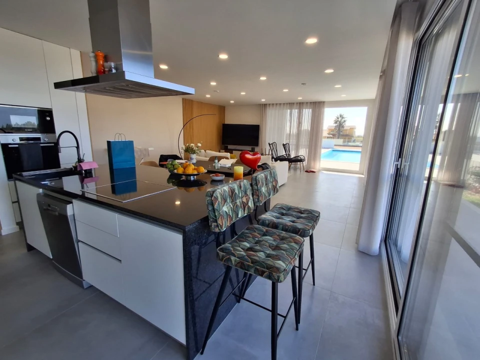 Moradia T3 para Venda em Alfeizerão Foto 9