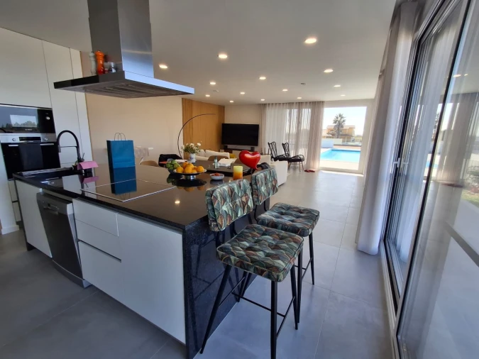 Moradia T3 para Venda em Alfeizerão Foto 9