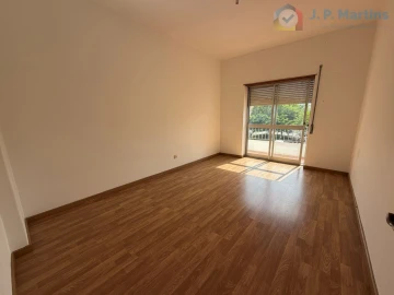 Apartamento T3 para Venda em Baixa da Banheira e Vale da Amoreira