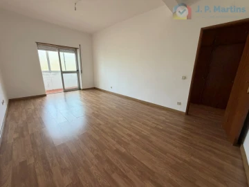 Apartamento T3 para Venda em Baixa da Banheira e Vale da Amoreira