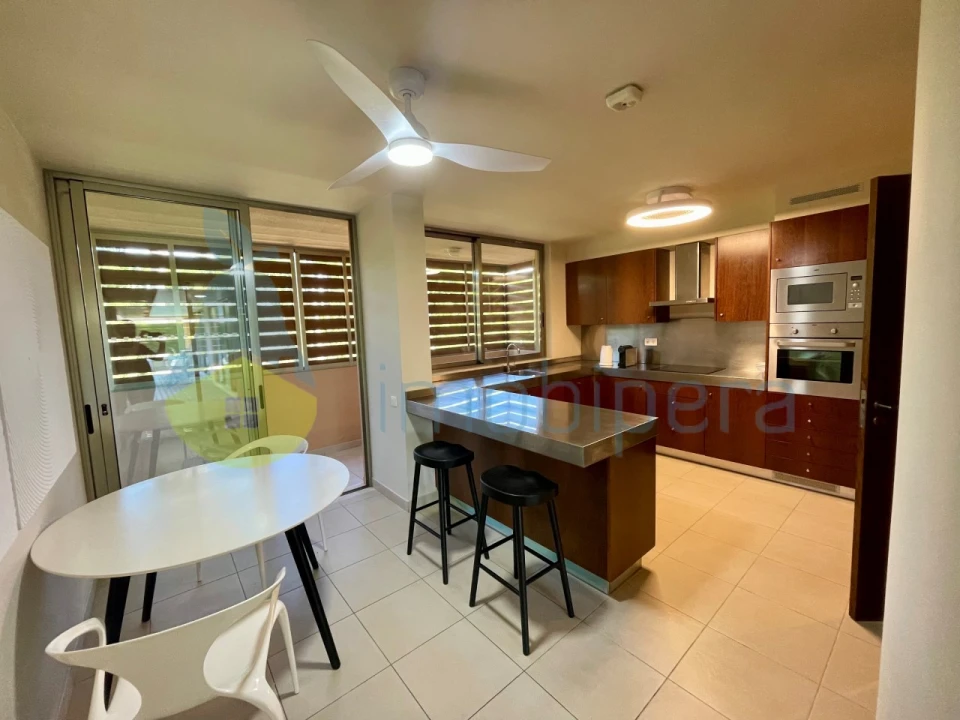 Moradia T4 para Venda em Guia Foto 4