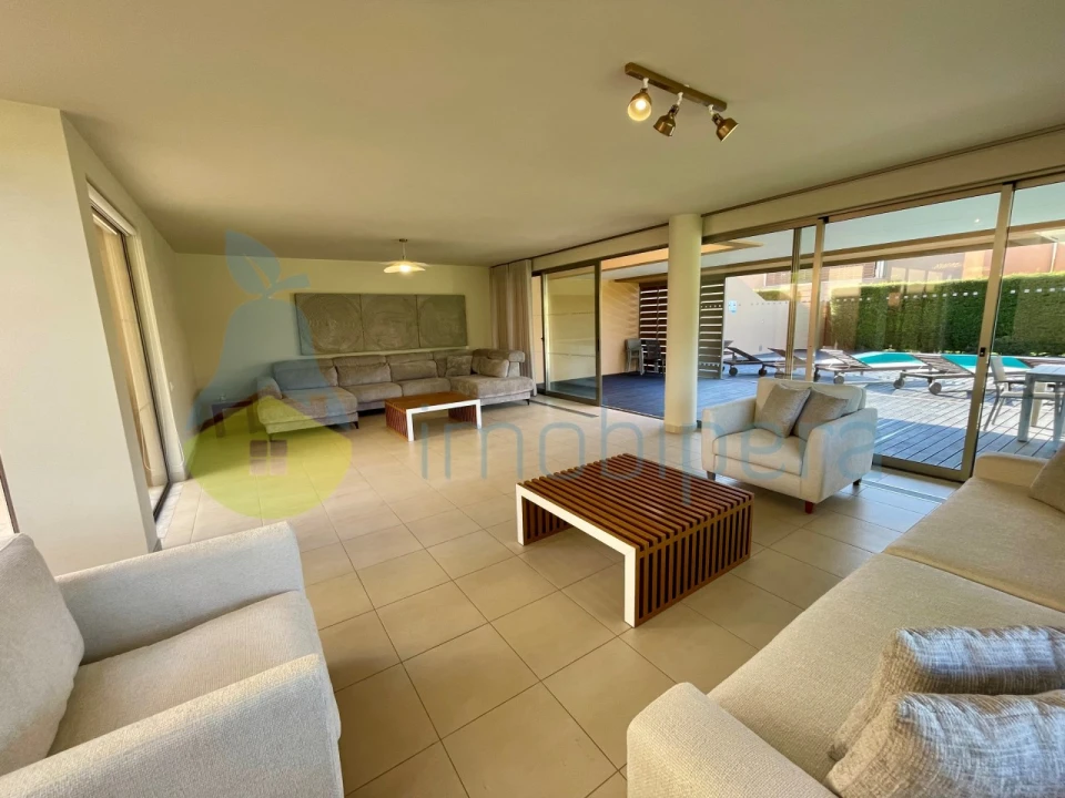 Moradia T4 para Venda em Guia Foto 10