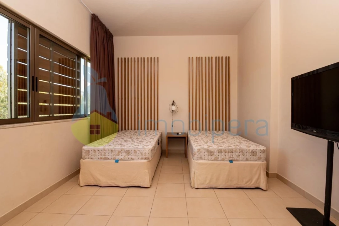 Moradia T4 para Venda em Guia Foto 12