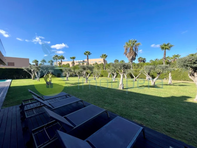 Moradia T4 para Venda em Guia Foto 11