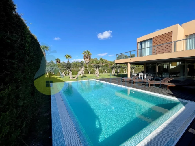 Moradia T4 para Venda em Guia Foto 2