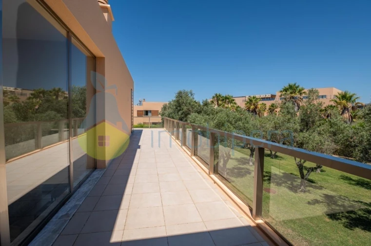 Moradia T4 para Venda em Guia Foto 13