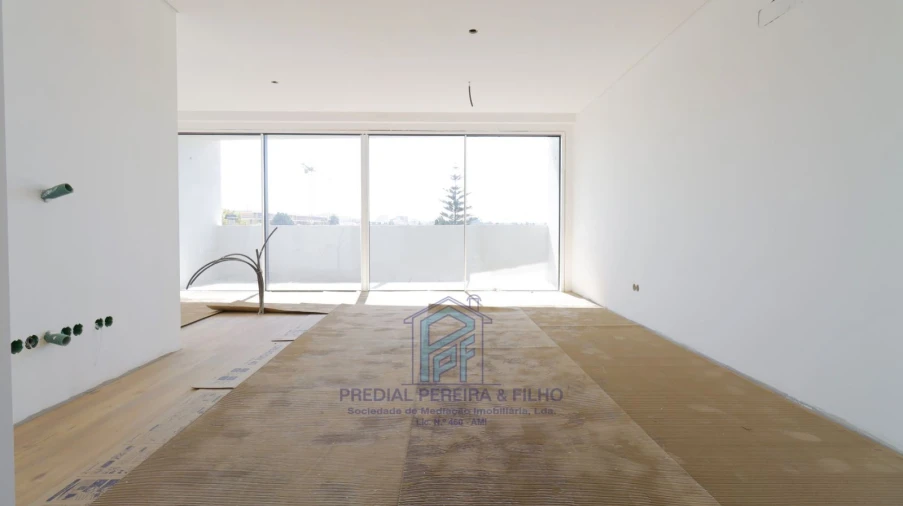 Apartamento T2 para Venda em Rio Tinto Foto 3