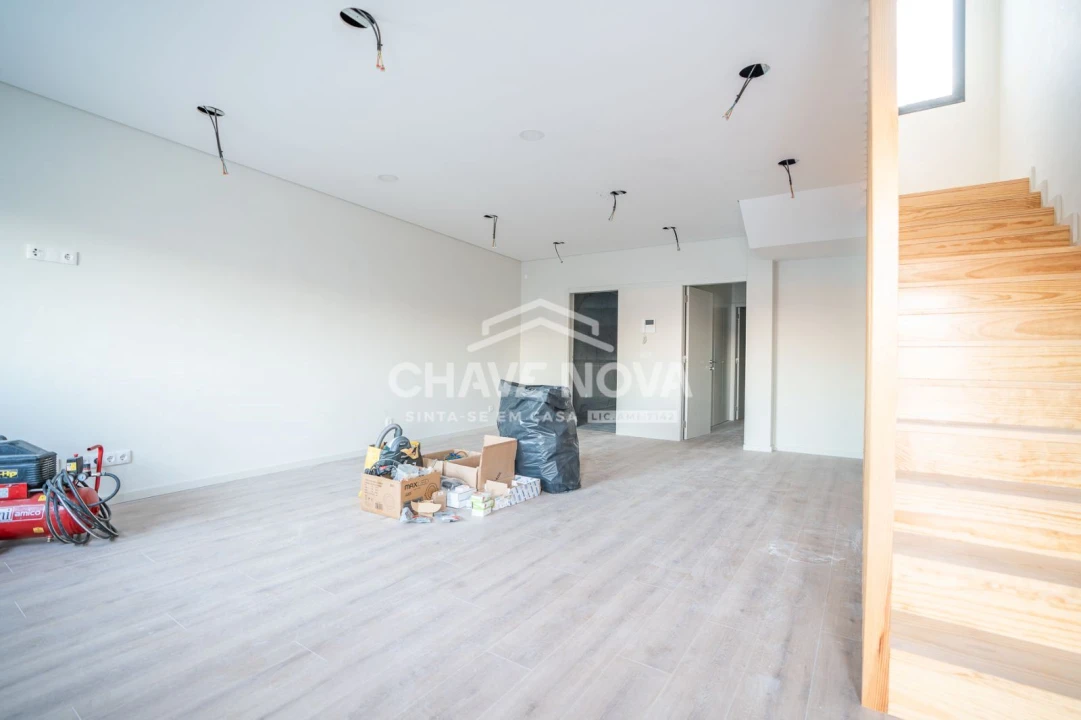 Apartamento T3 para Venda em Alfena Foto 2