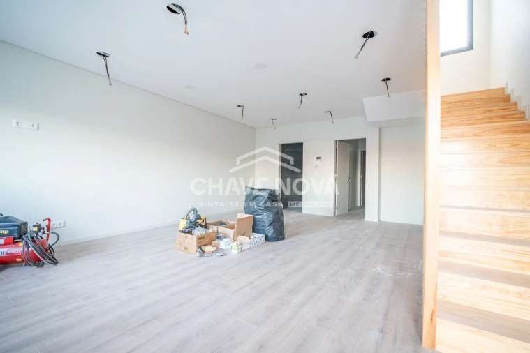 Apartamento T3 para Venda em Alfena Foto 2