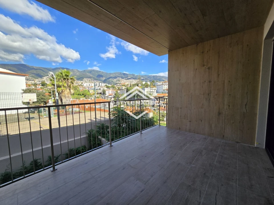 Apartamento T2 para Venda em São Martinho Foto 2