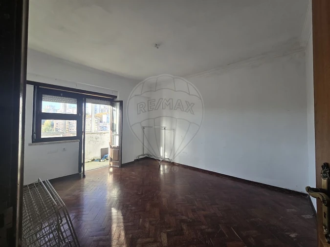 Apartamento T3 para Venda em Queluz e Belas Foto 3