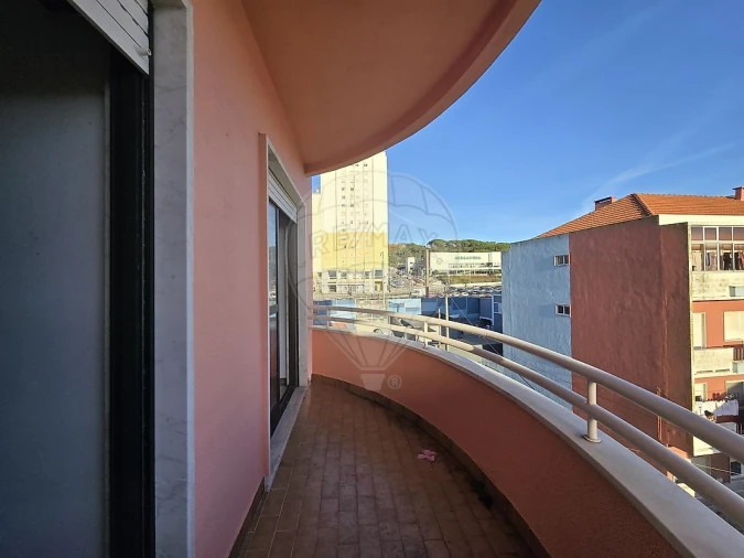 Apartamento T2 para Venda em Algueirão-Mem Martins Foto 12