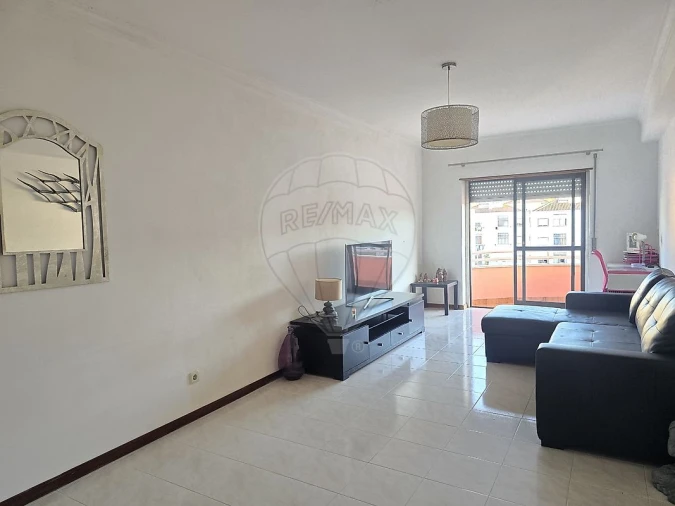 Apartamento T2 para Venda em Algueirão-Mem Martins Foto 1