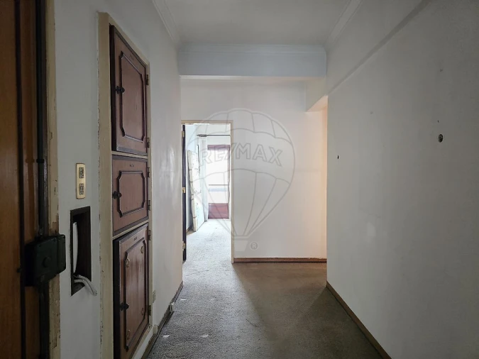 Apartamento T3 para Venda em Algés, Linda-A-Velha e Cruz Quebrada-Dafundo Foto 2