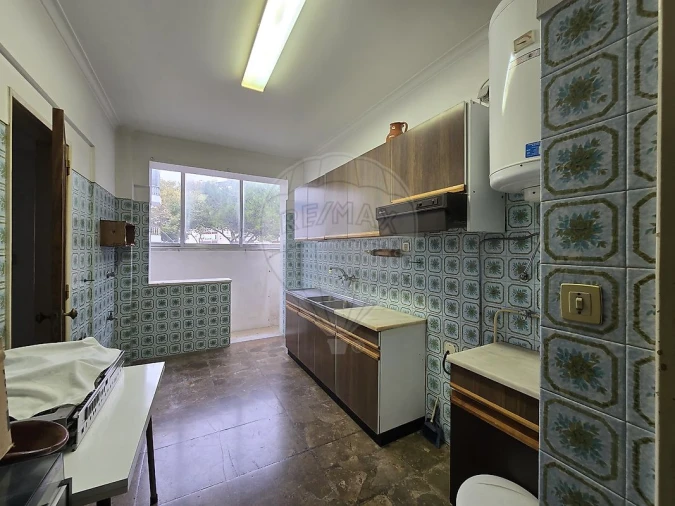 Apartamento T3 para Venda em Algés, Linda-A-Velha e Cruz Quebrada-Dafundo Foto 4