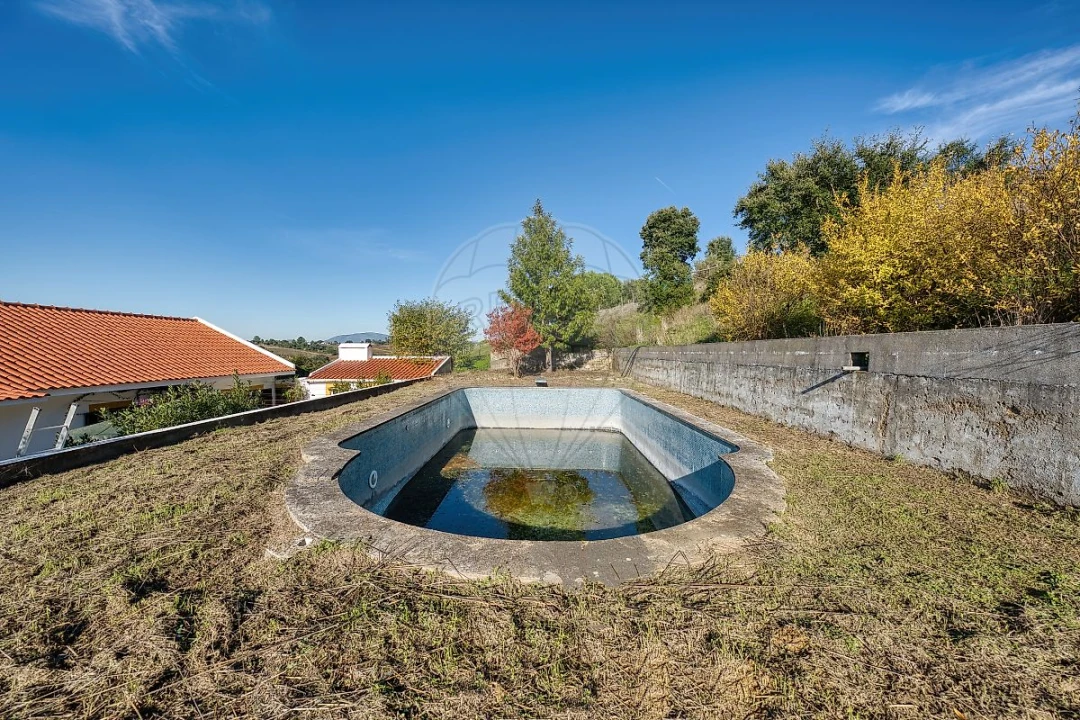 Moradia T3 para Venda em Azambuja Foto 13