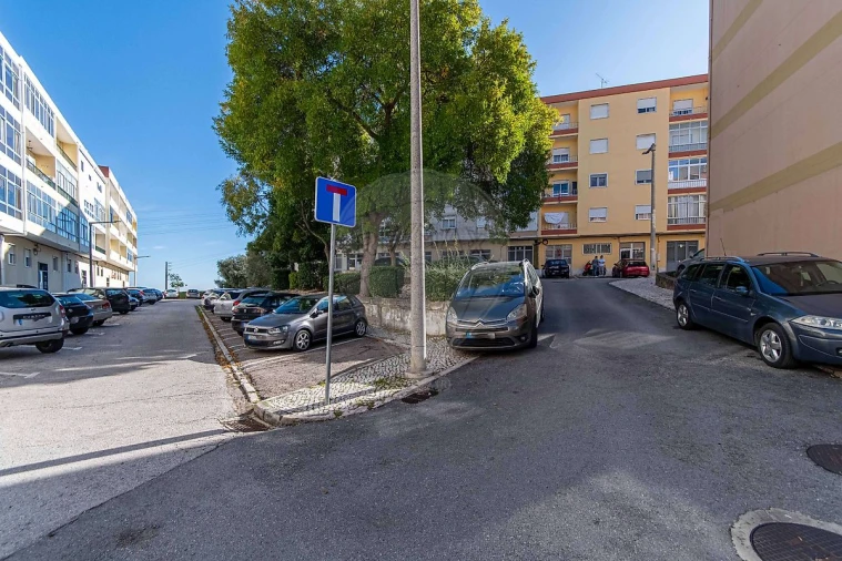 Apartamento T2 para Venda em Vila Franca de Xira Foto 5