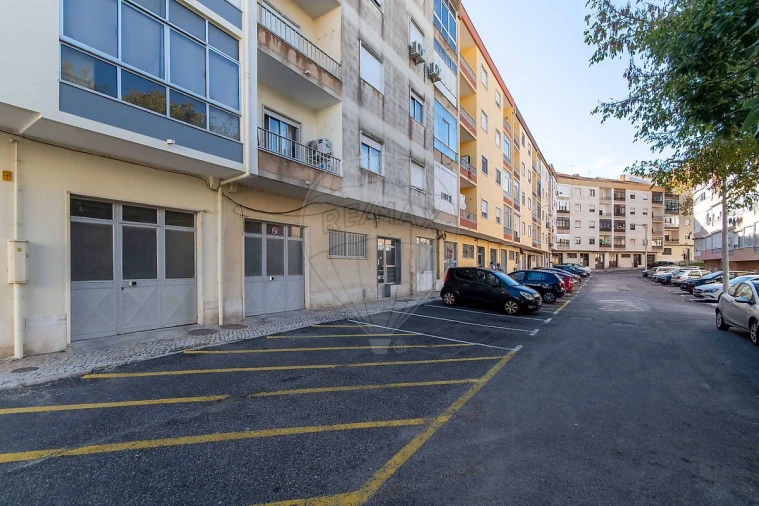 Apartamento T2 para Venda em Vila Franca de Xira Foto 2