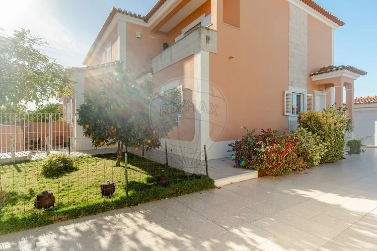 Moradia T4 para Venda em Azeitão (São Lourenço e São Simão) Foto 30