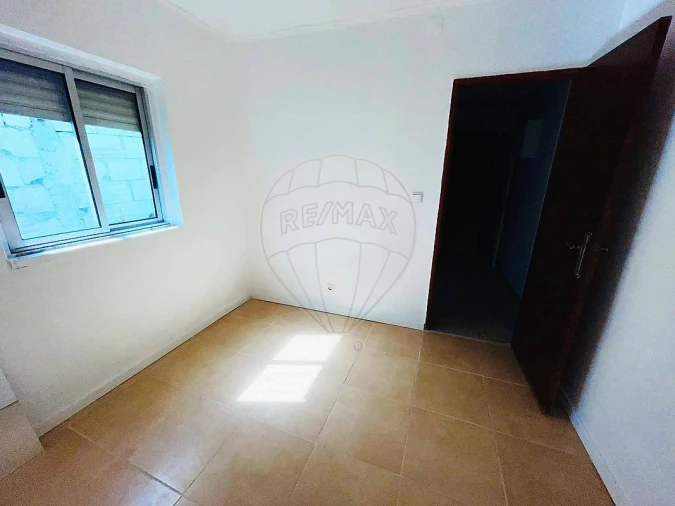 Prédio para Venda em Encosta do Sol Foto 9