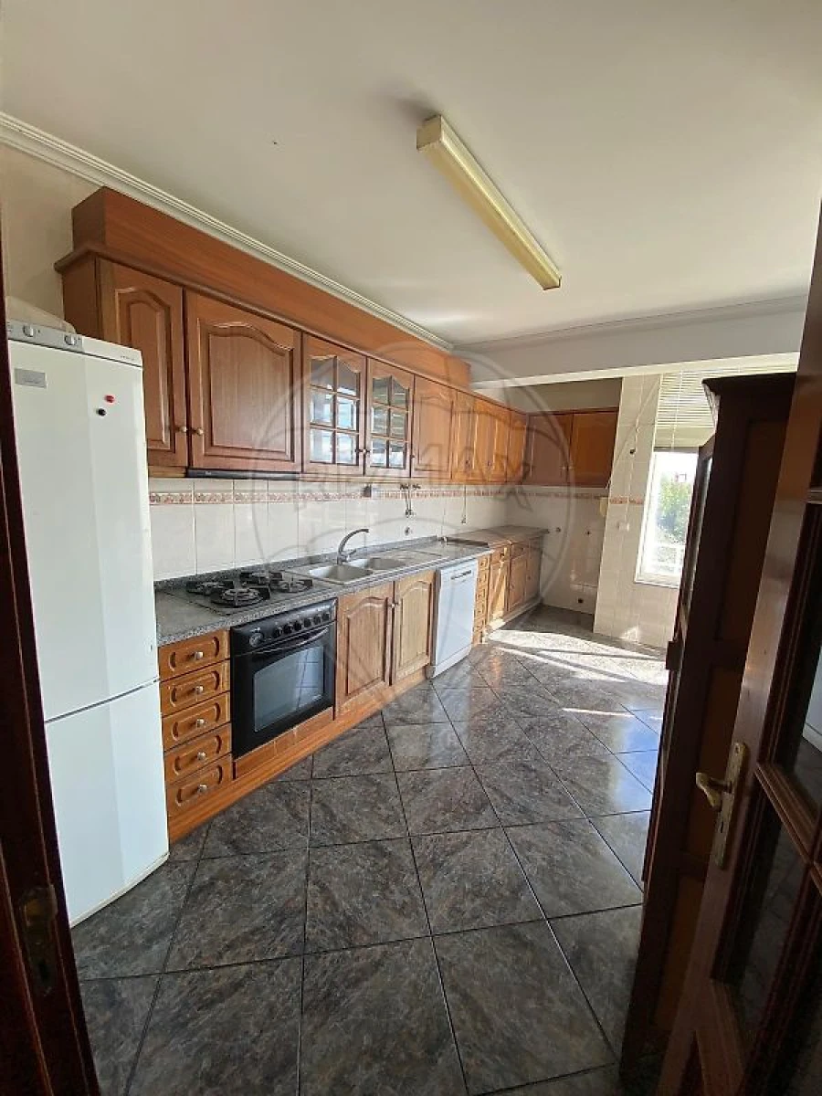 Apartamento T3 para Venda em Currelos, Papízios e Sobral Foto 8