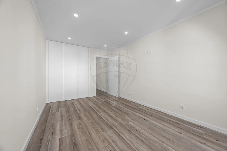 Apartamento T2 para Venda em Silveira Foto 14