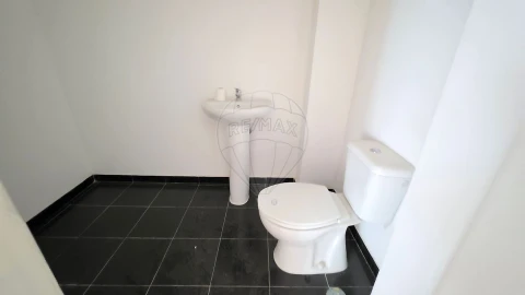 Loja para Venda em Alvalade