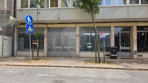 Loja para Venda em Alvalade