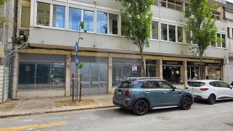 Loja para Venda em Alvalade
