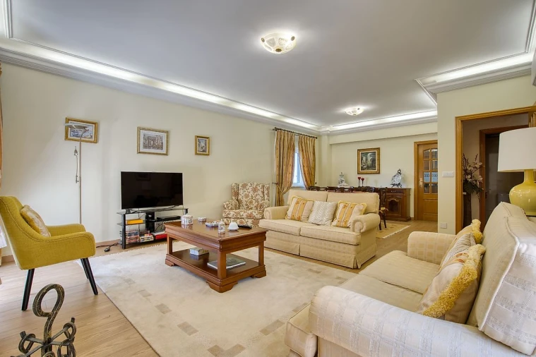 Moradia T5 para Venda em Póvoa de Santa Iria e Forte da Casa Foto 2