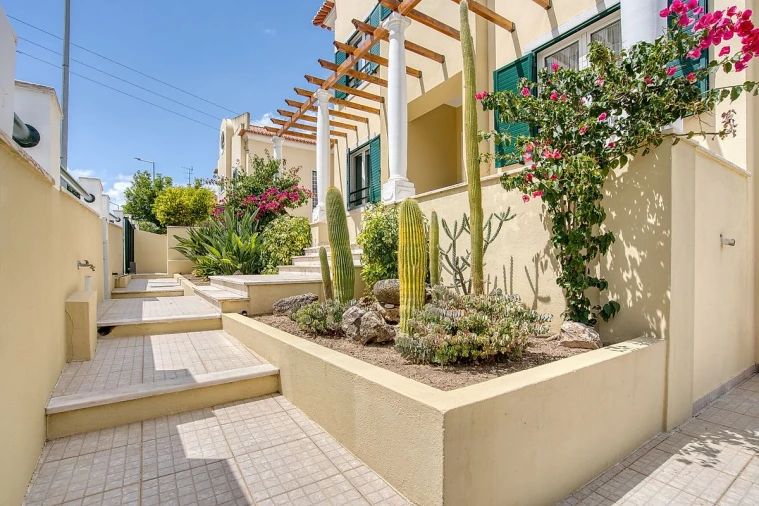 Moradia T5 para Venda em Póvoa de Santa Iria e Forte da Casa Foto 8