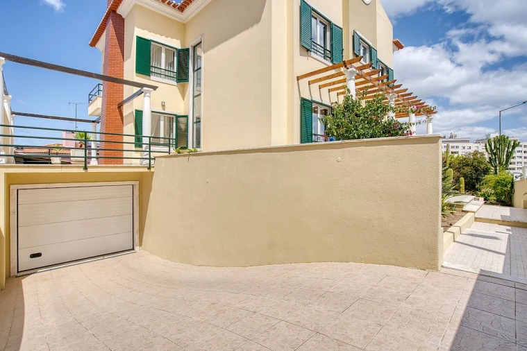 Moradia T5 para Venda em Póvoa de Santa Iria e Forte da Casa Foto 10