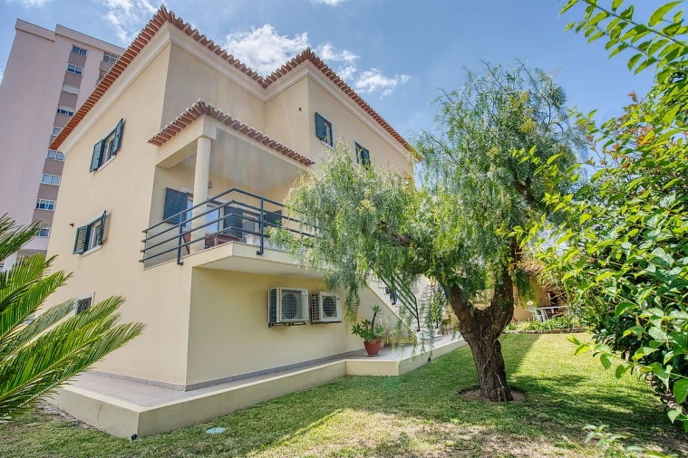 Moradia T5 para Venda em Póvoa de Santa Iria e Forte da Casa Foto 12