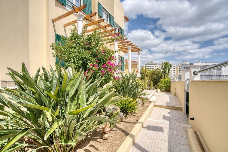 Moradia T5 para Venda em Póvoa de Santa Iria e Forte da Casa Foto 11